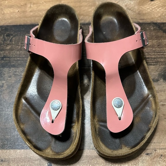 Birkenstock Gizeh Patent Leather Sandals - Picture 2 of 10